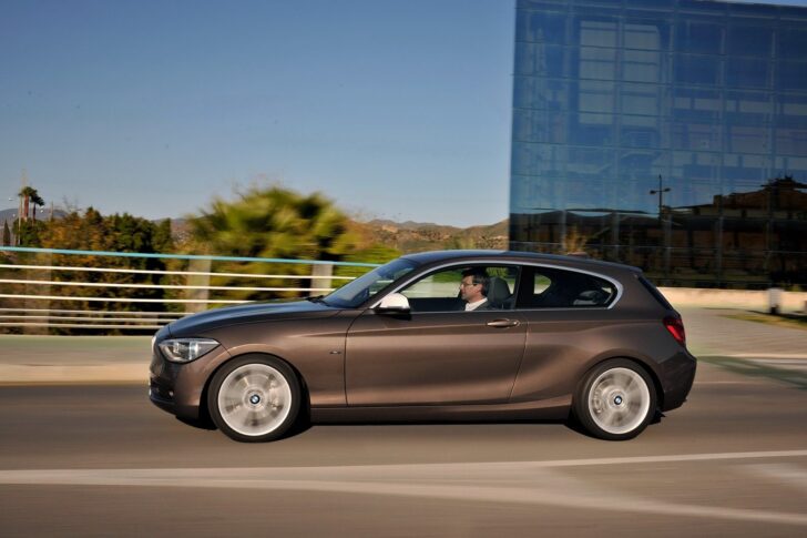 BMW 1 Series (вид сбоку)
