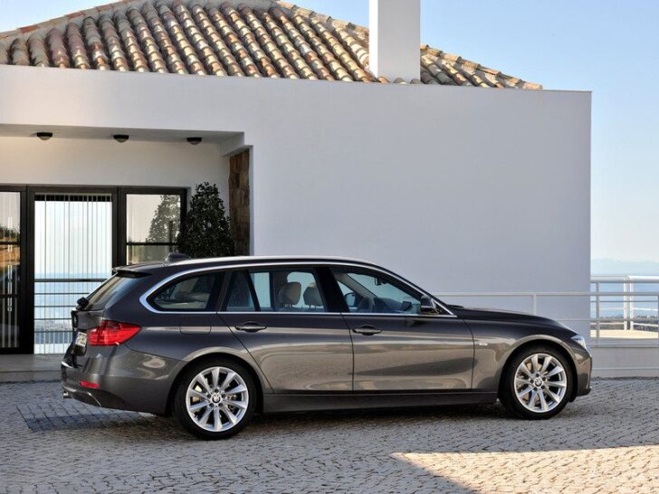 BMW 3 Series Touring — вид сбоку