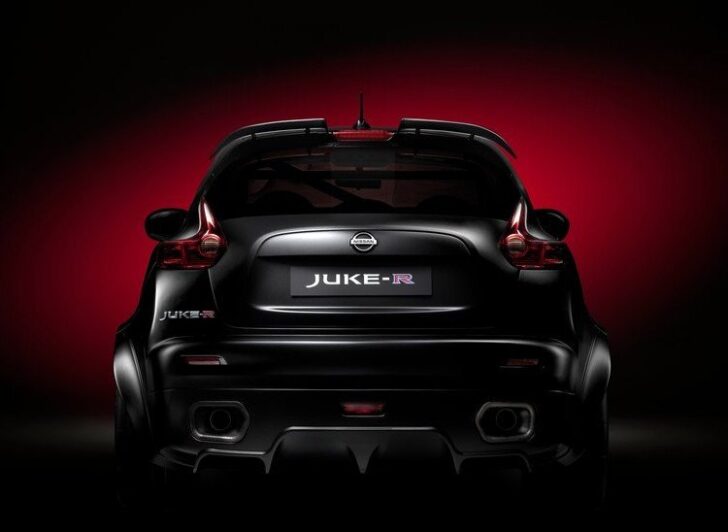Nissan Juke-R — вид сзади
