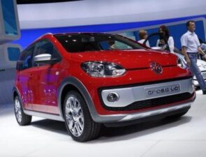 Volkswagen cross up! Concept — вид спереди