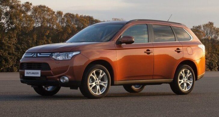 2013 Mitsubishi Outlander — вид сбоку