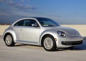 2013 Volkswagen Beetle TDI — вид сбоку
