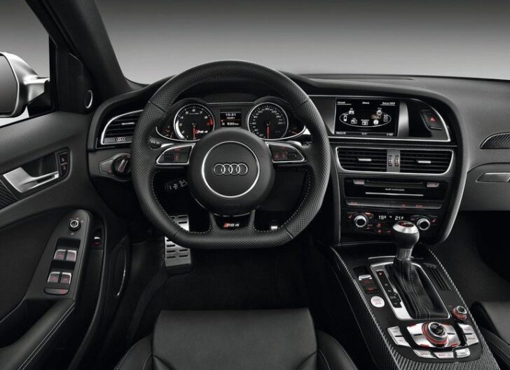 Audi RS 4 Avant — интерьер
