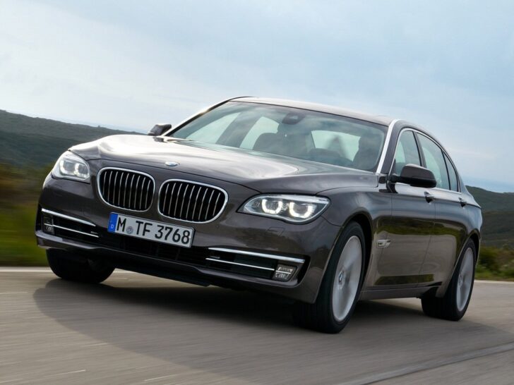 BMW раздумывает над спортивной моделью М7