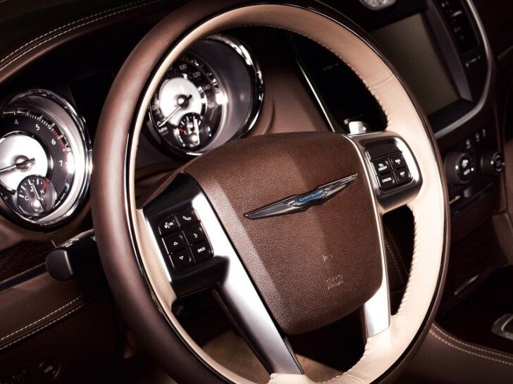 Chrysler 300С — рулевое колесо