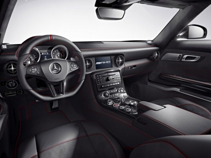 Mercedes-Benz SLS AMG GT — интерьер (фото 1)