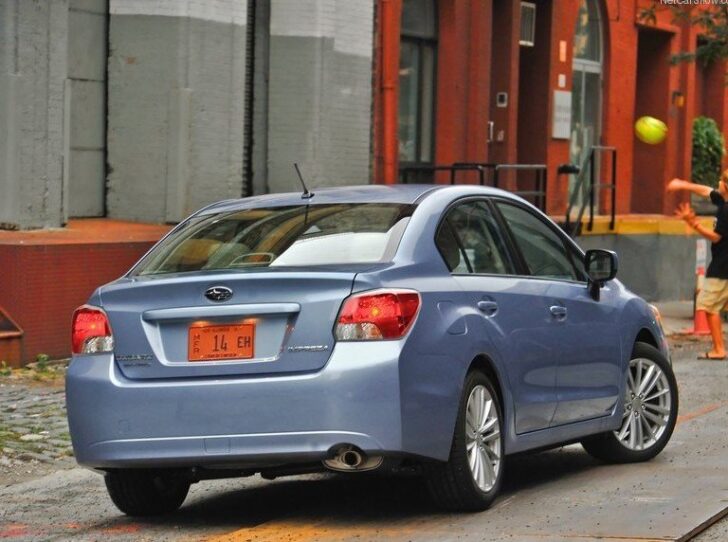 2012 Subaru Impreza — вид сзади