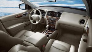 2013 Nissan Pathfinder — интерьер