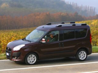 Fiat Doblo Panorama — вид сбоку