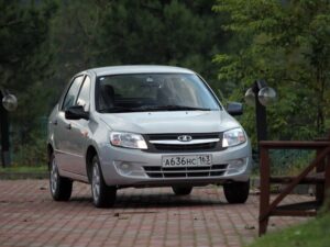 Компания АвтоВАЗ корректирует цены на свои автомобили