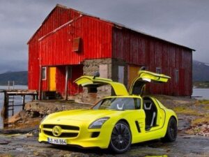 Купе Mercedes-Benz SLS AMG E-cell может лечь в основу электрического родстера