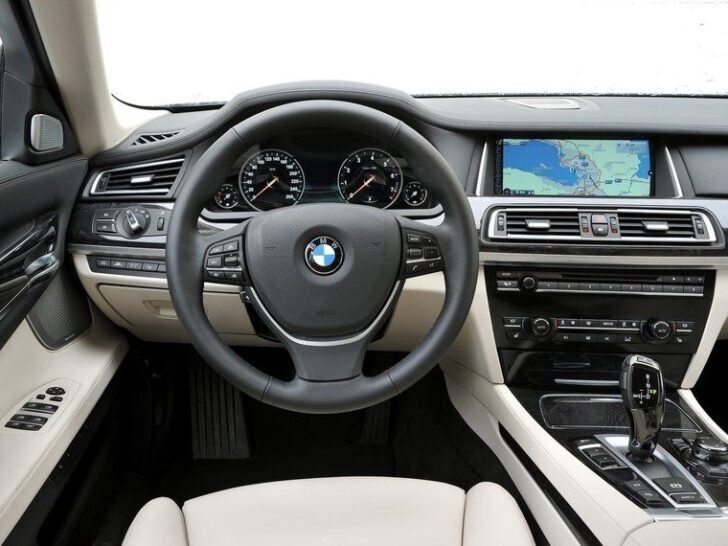 2013 BMW 7-Series — интерьер