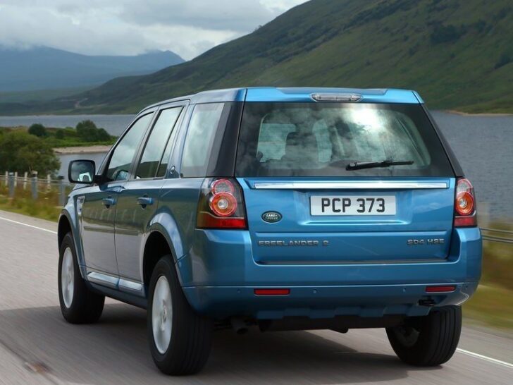 2013 Land Rover Freelander 2 — вид сзади