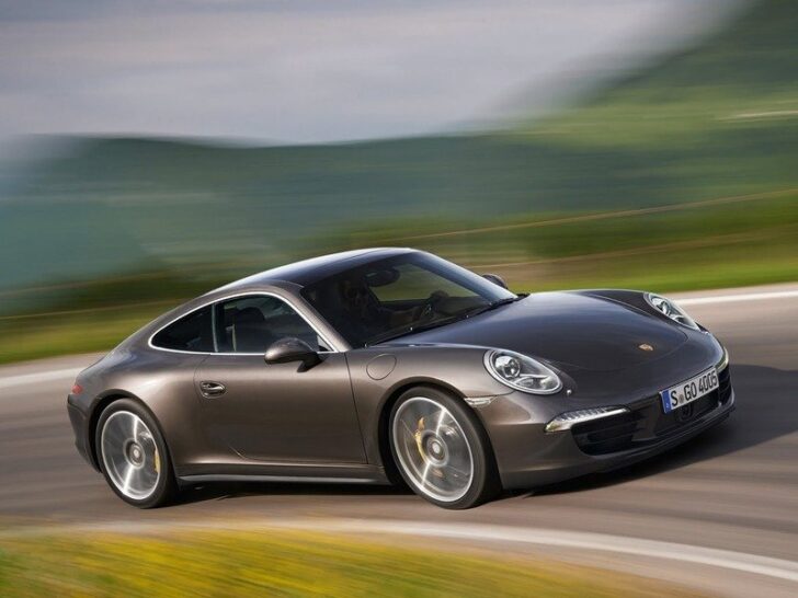 Обновленные полноприводные спорткары Porsche 911 Carrera 4/4S будут стоить в Европе от 98 тысяч евро