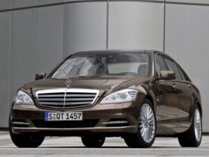 Седан Mercedes-Benz S-Class стал «Лучшим шоферским автомобилем 2012 года» по версии журнала Professional Driver