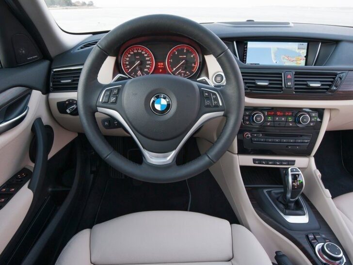 2013 BMW X1 — интерьер