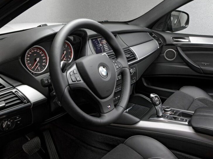 2013 BMW X6 M — интерьер