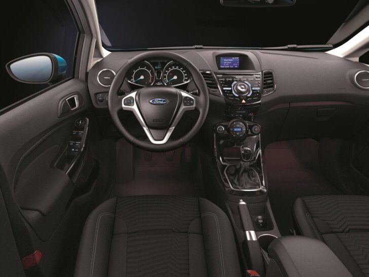 2013 Ford Fiesta — интерьер