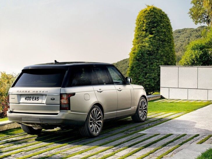 2013 Land Rover Range Rover — вид сзади