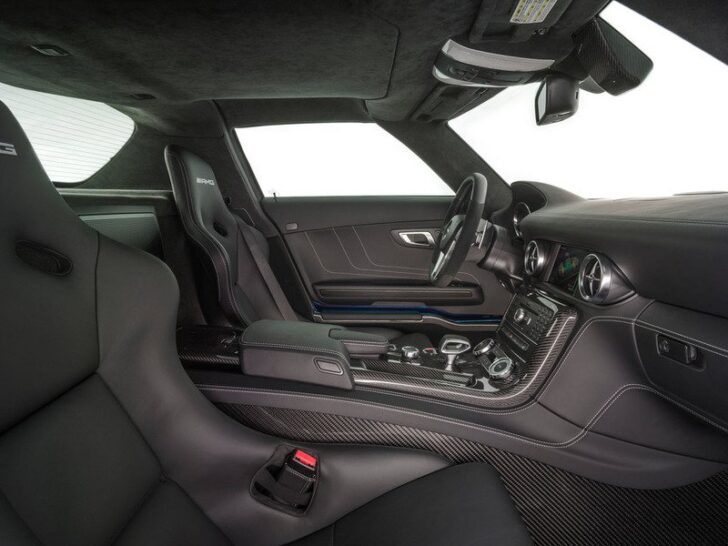Mercedes-Benz SLS AMG Electric Drive — интерьер