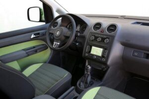 Volkswagen Cross Caddy — интерьер