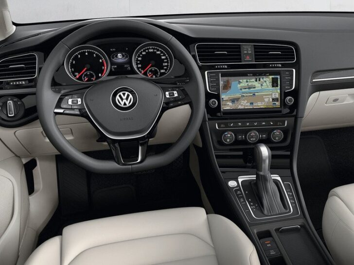 Volkswagen Golf VII — интерьер