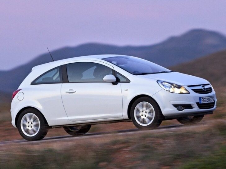 Opel Corsa — вид сбоку