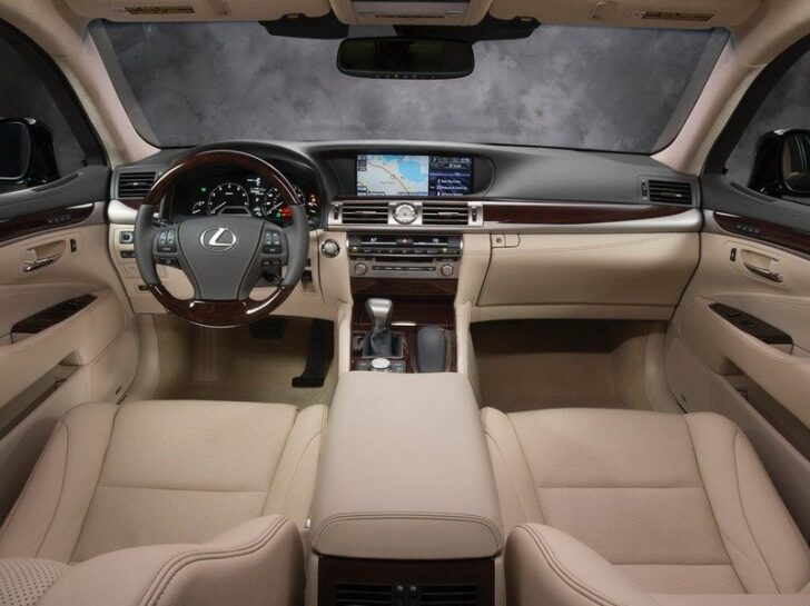 2013 Lexus LS 460 — интерьер