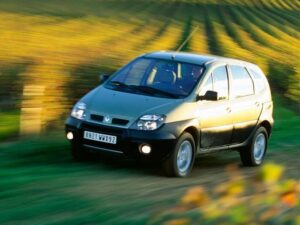 Компания Renault готовит к серийному производтву «внедорожную» версию компактвэна Scenic