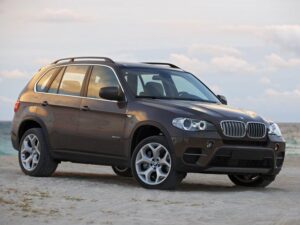 Новогодние грезы российских автомобилистов воплотил в себе кроссовер BMW X5