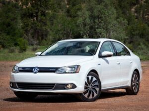 Седан Volkswagen Jetta Hybrid следующей весной поступит на рынок Европы