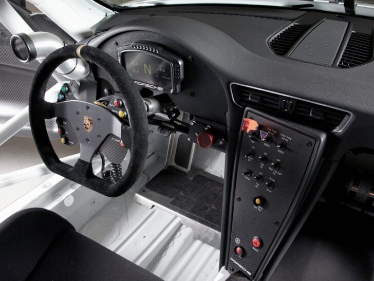 Porsche 911 GT3 Cup — интерьер