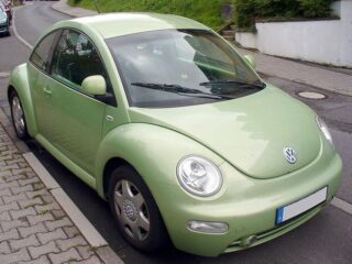 1998 Volkswagen New Beetle — одна из работ Питера Шрайера