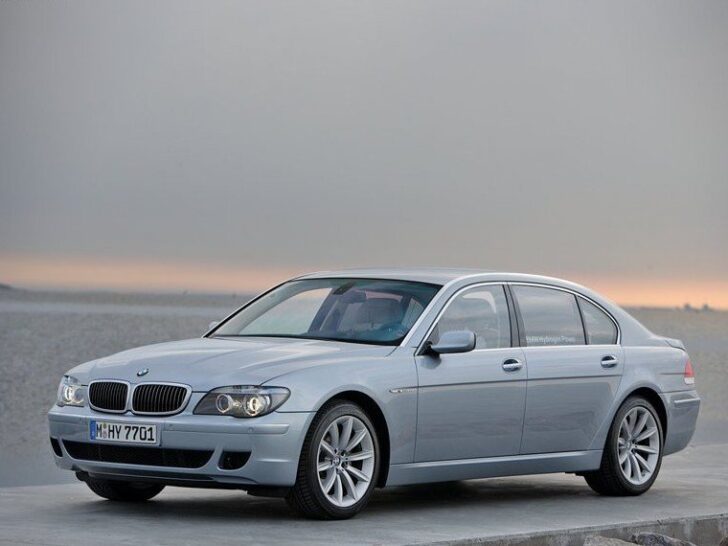 Компания BMW планирует серийное производство автомобиля с водородным двигателем