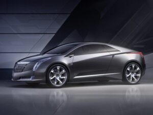Компания General Motors готовит к дебютному показу серийный вариант гибридного купе Cadillac ELR