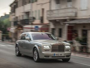 Компания Rolls-Royce в 2012 году установила собственный рекорд продаж