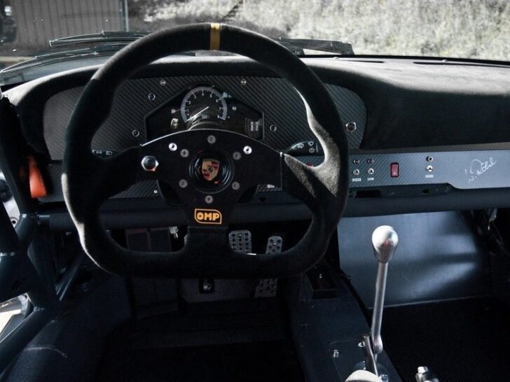 Тюнинг Porsche 993 GT2 — руль и панель приборов