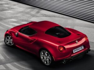 2014 Alfa Romeo 4C — вид сзади