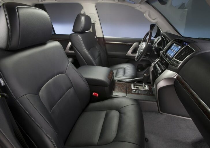 2013 Toyota Land Cruiser 200 — интерьер