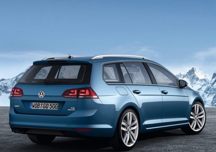 2014 Volkswagen Golf Variant — вид сзади