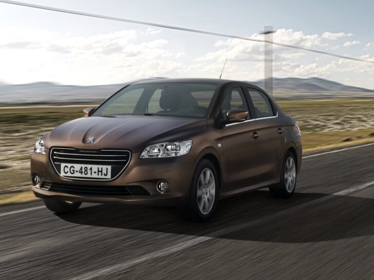 В России стартовали продажи седана Peugeot 301