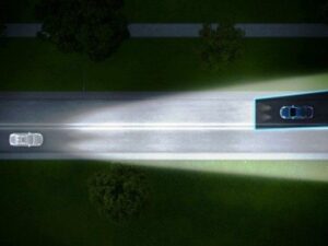 Компания Volvo представила систему автоматического контроля фар дальнего света