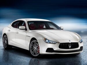 Эксперты: Maserati Ghibli может потеснить с рынка Audi A6 и BMW 5-Series