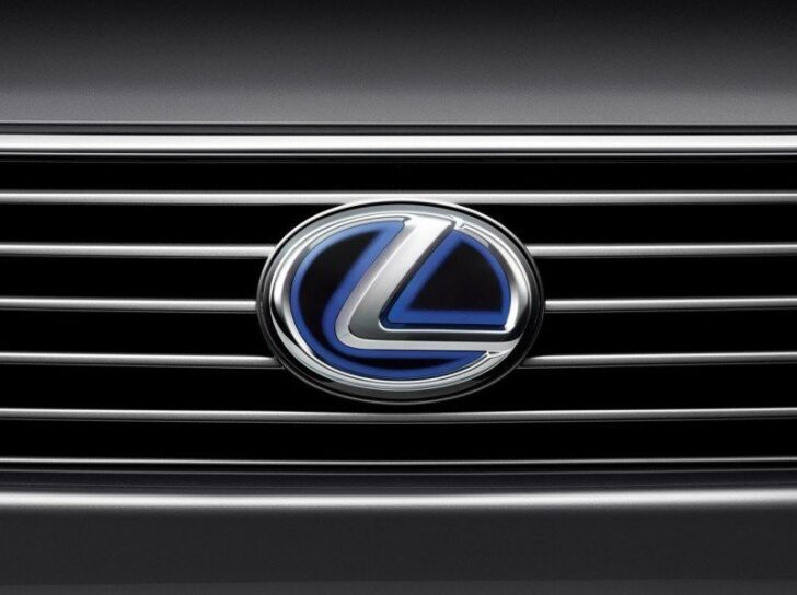 В Lexus планируют выпустить компактный гибридный кроссовер