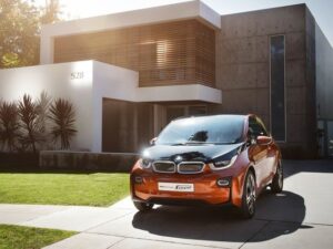 Электрическое купе BMW i3 получило «путевку» на конвейер