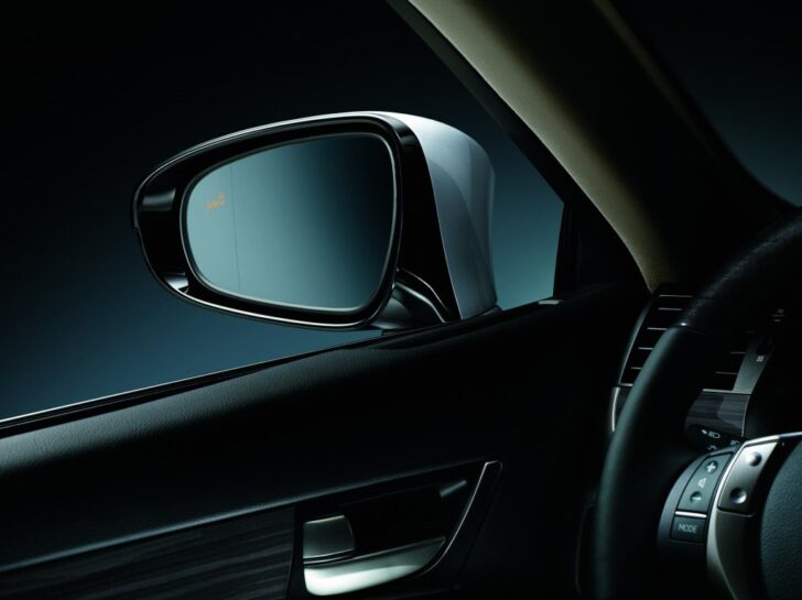 Lexus GS 300h — боковое зеркало