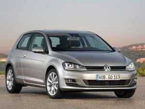 Обновленный Volkswagen Golf покажут в ноябре