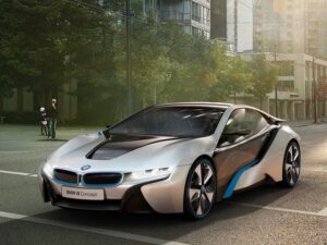 Компания BMW определилась с дилером для реализации своих электрокаров в России