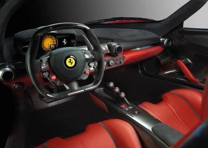 Ferrari LaFerrari — интерьер