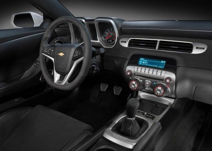 2014 Chevrolet Camaro — интерьер